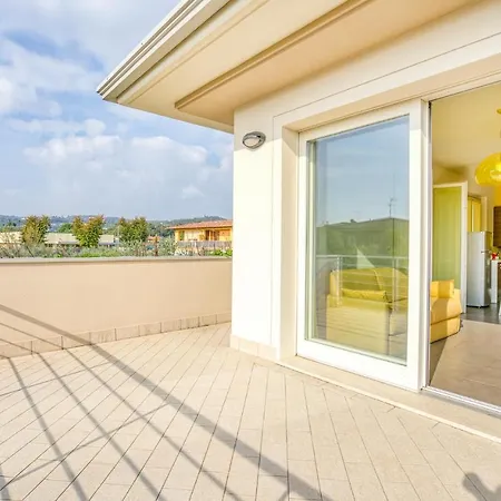 2 Bedroom Amazing In Puegnago Sul Garda * Raffa