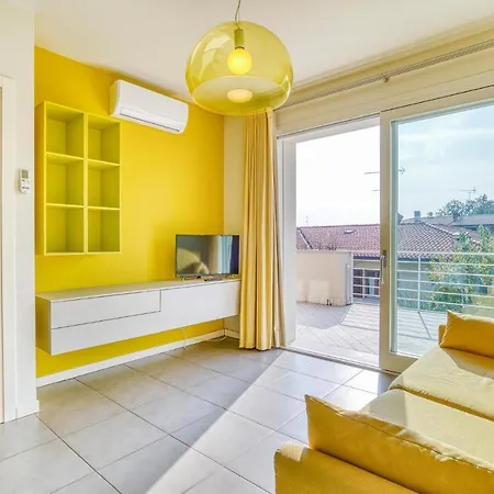Appartement 2 Bedroom Amazing In Puegnago Sul Garda