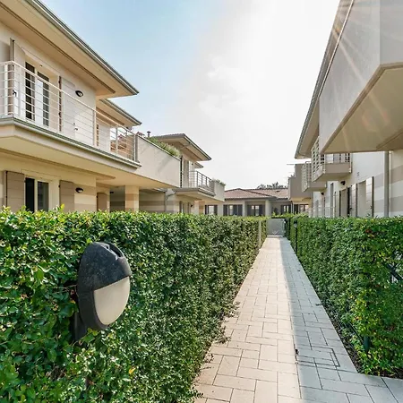 アパート 2 Bedroom Amazing In Puegnago Sul Garda *